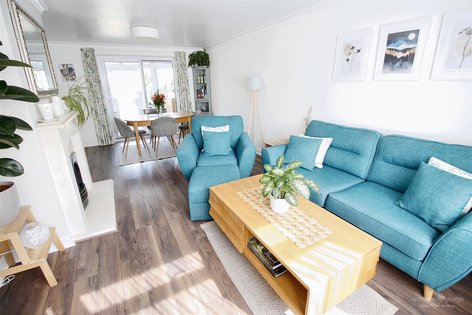 3 bed property in Walmer Close, Reading